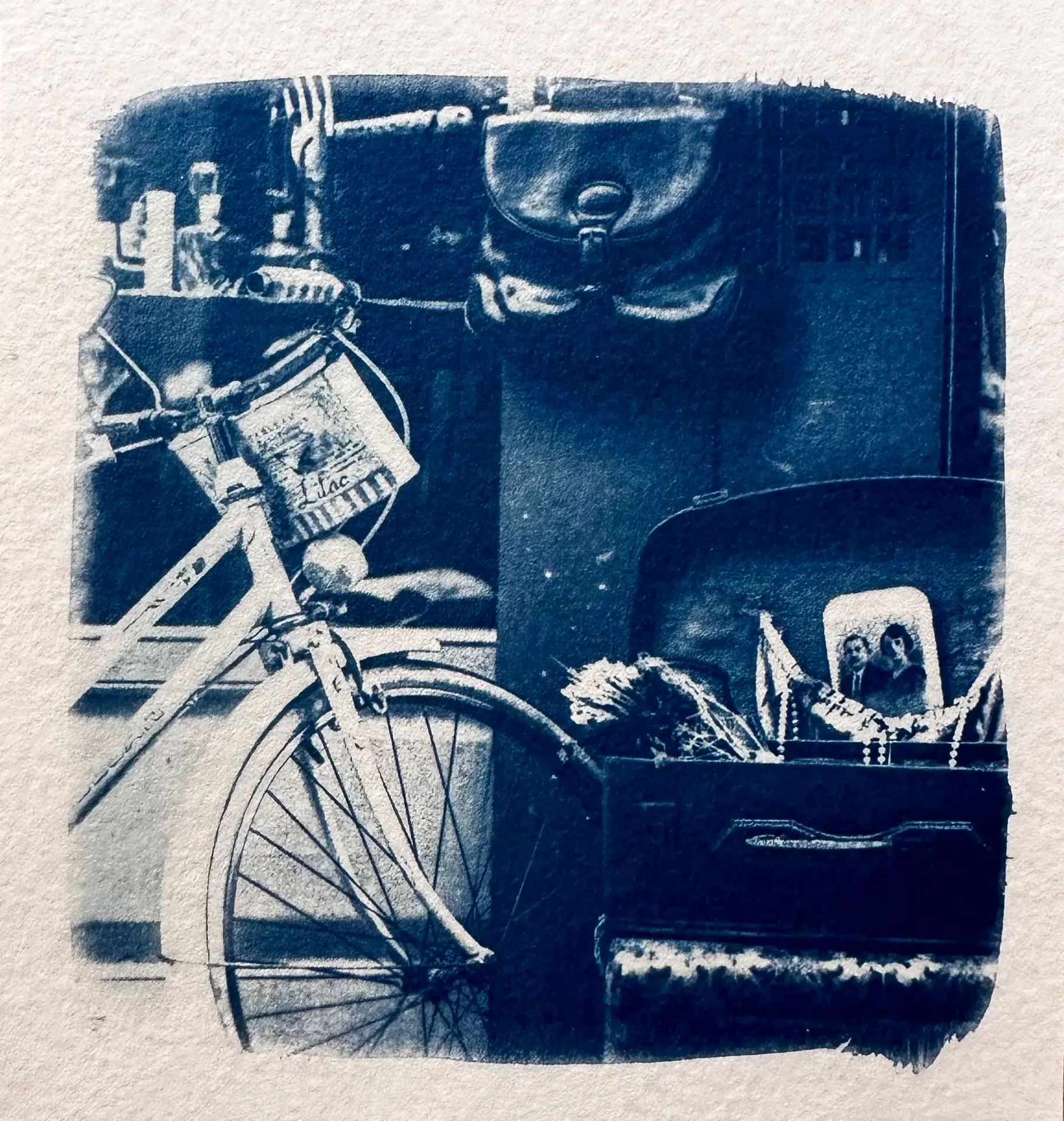 Cianotipia de bicicleta e mala antiga